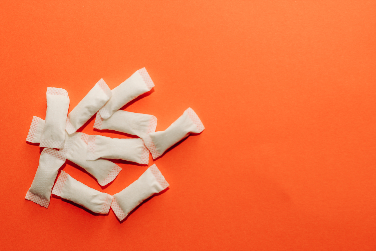 kantong-nikotin-background-orange