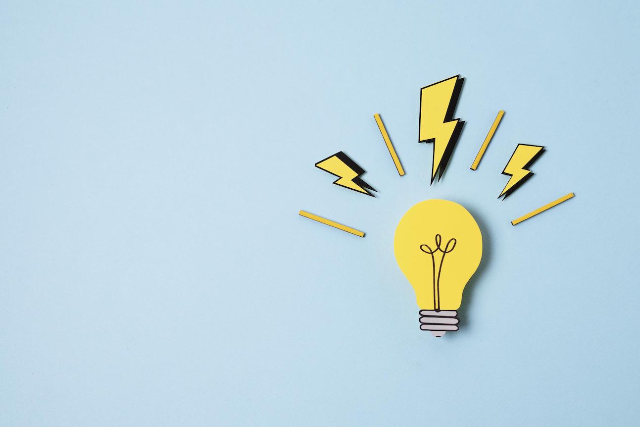 ilustrasi-lampu-menyala-background-biru